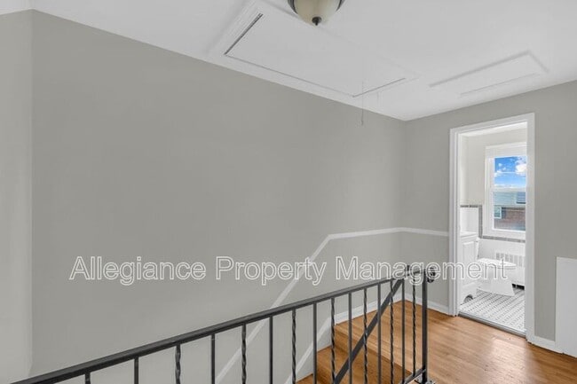 Building Photo - 46 Ancell St