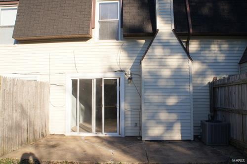 Building Photo - 715 White Oak Dr