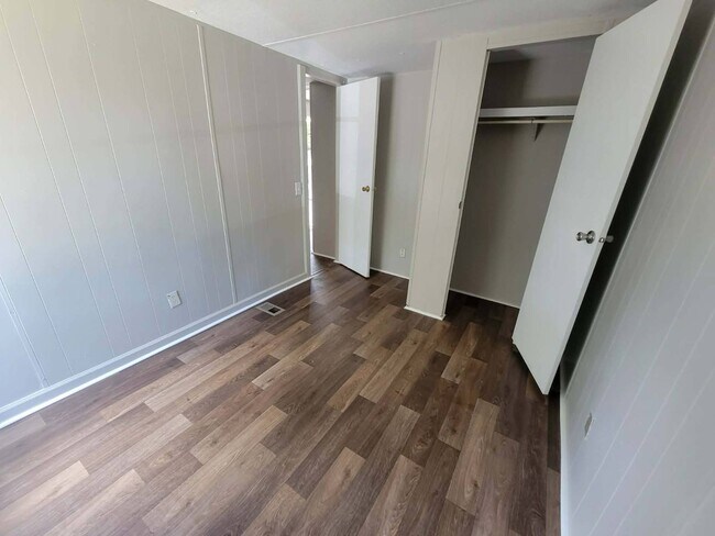 Building Photo - 109 Embert Ln