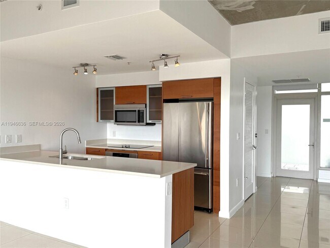 Building Photo - 3250 NE 1st Ave