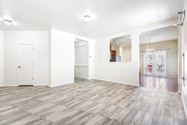 Building Photo - 12206 Dewitt Way