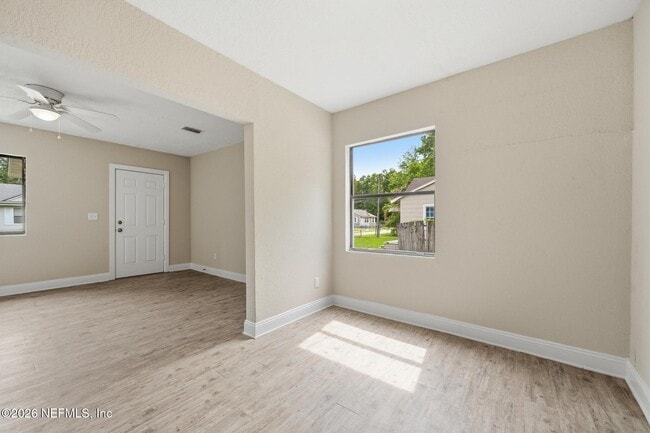 Building Photo - 3055 2nd St Cir