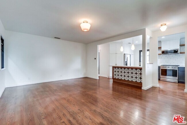 Building Photo - 3725 Edenhurst Ave
