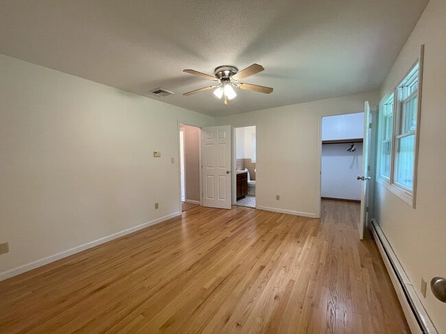 Building Photo - 132 Alder Ln