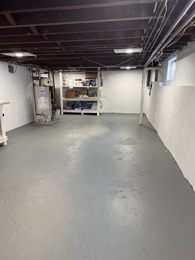 Building Photo - Tose St