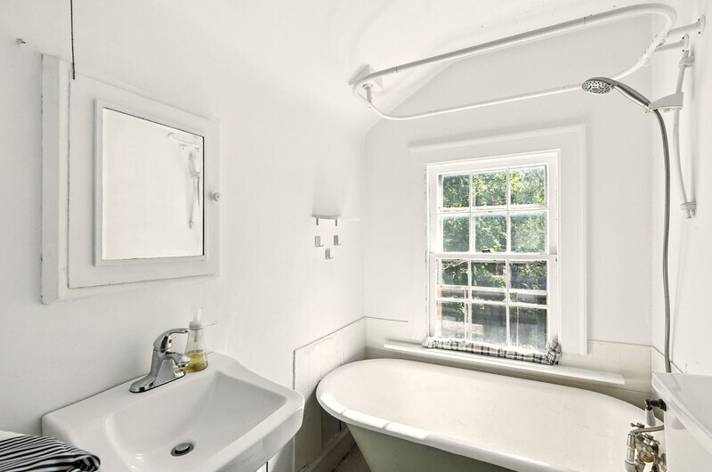 Building Photo - 2341 S Overlook Rd