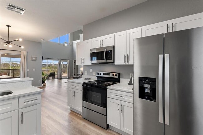 Building Photo - 546 Windsor Pl