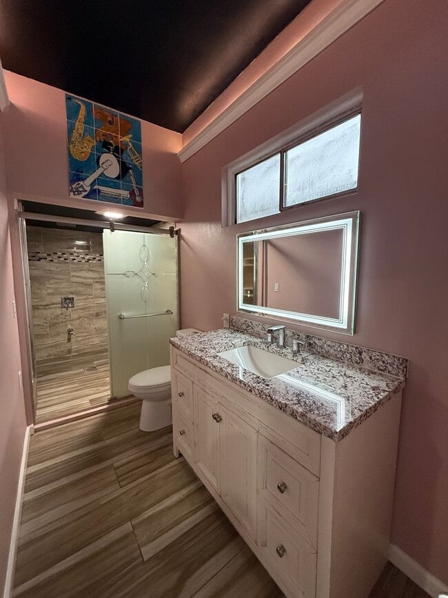 Building Photo - 4bd 1ba Home