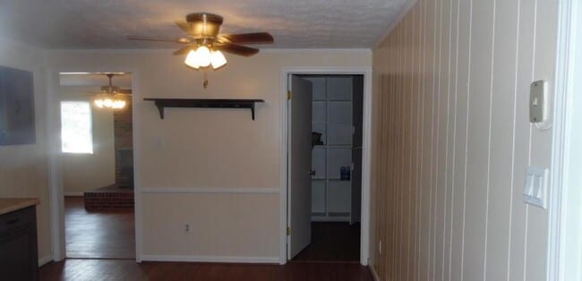 Building Photo - 284 Hillside Dr