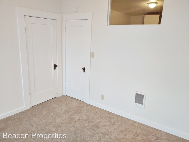 Building Photo - 498 25th St