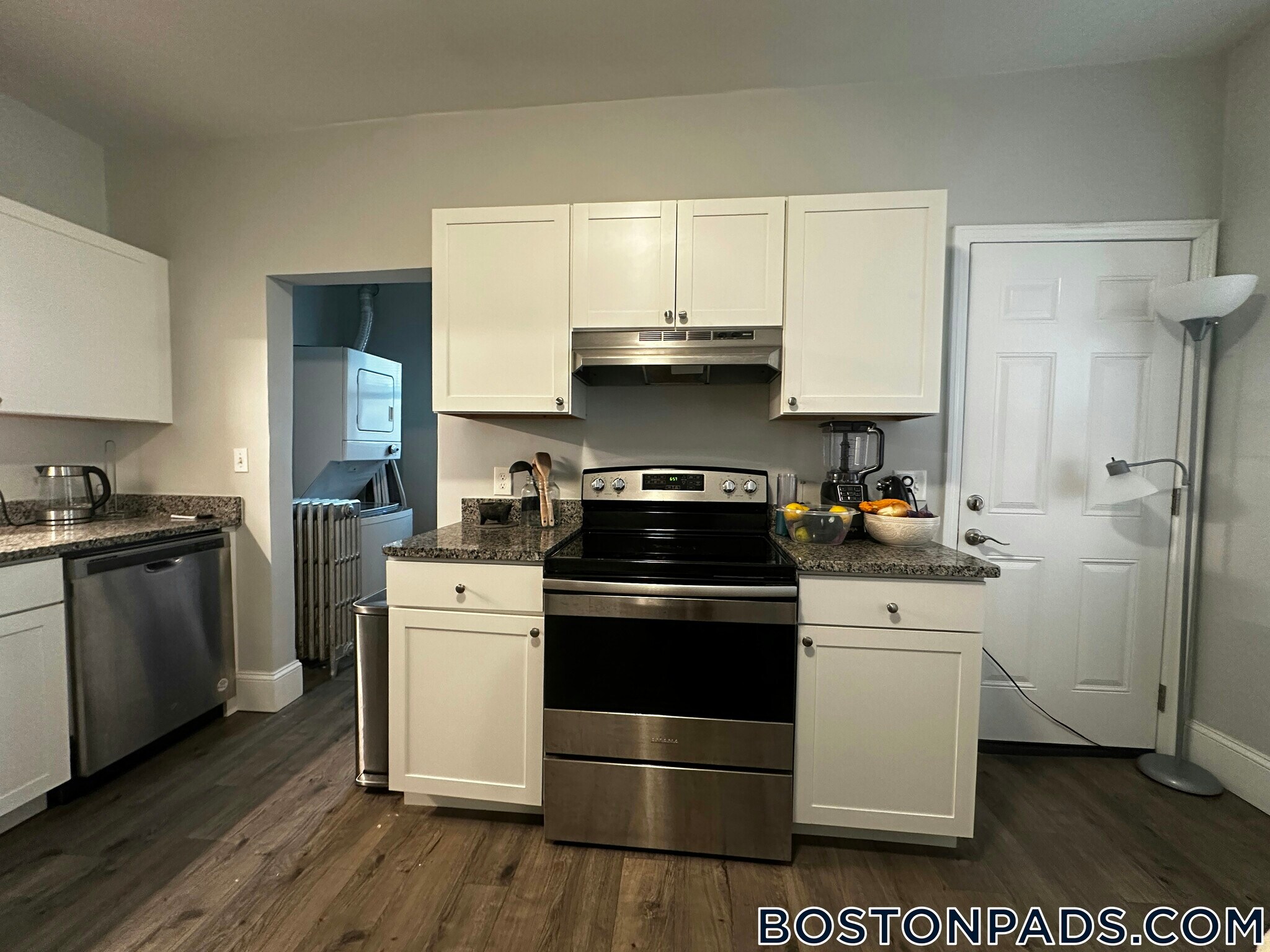 Building Photo - 108 Callender St