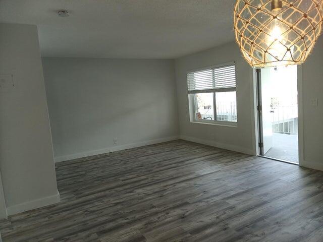 Building Photo - 15 S Palmway