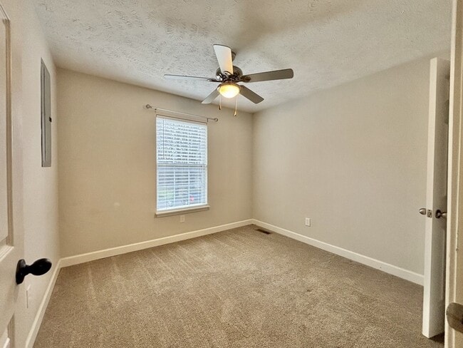 Building Photo - 1814 Glade St