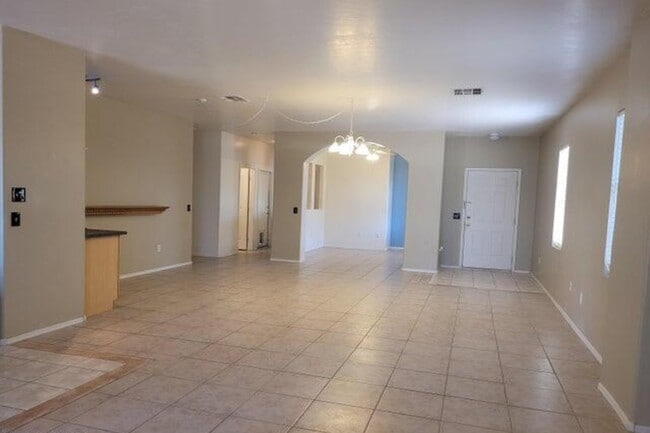 Building Photo - 2964 S Valle Verde