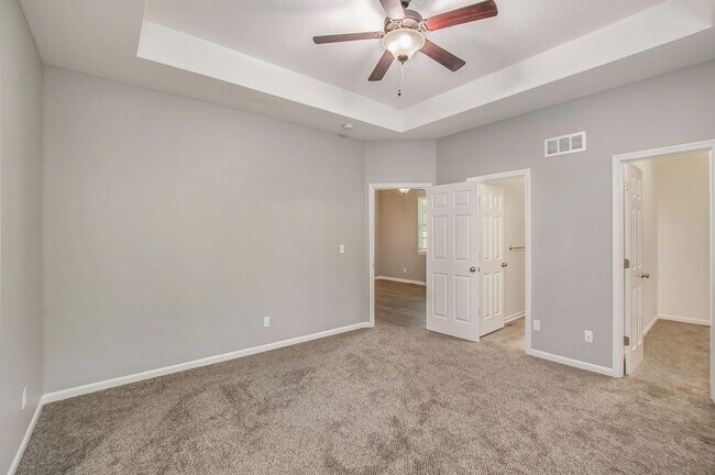 Building Photo - 8325 N Nodaway Ave