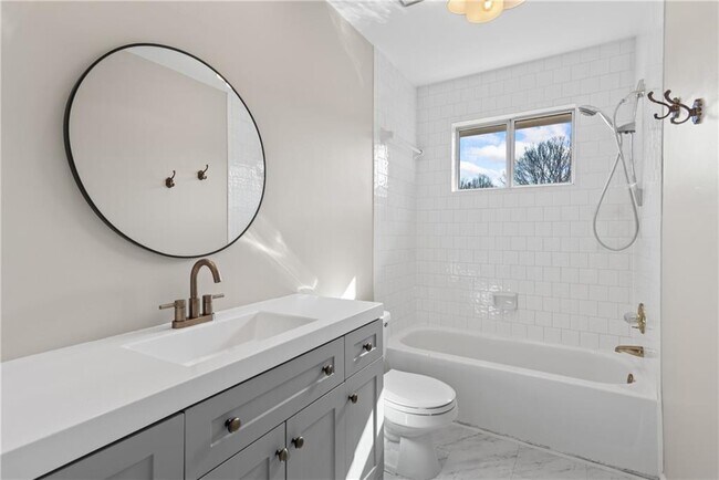 Building Photo - 12080 Greenmont Walk