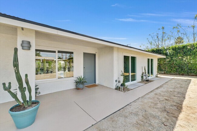 Building Photo - 3967 E Sunny Dunes Rd