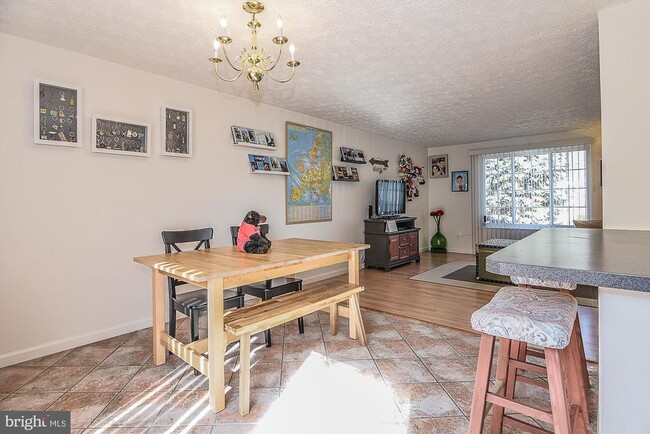 Building Photo - 8291 Raindrop Way