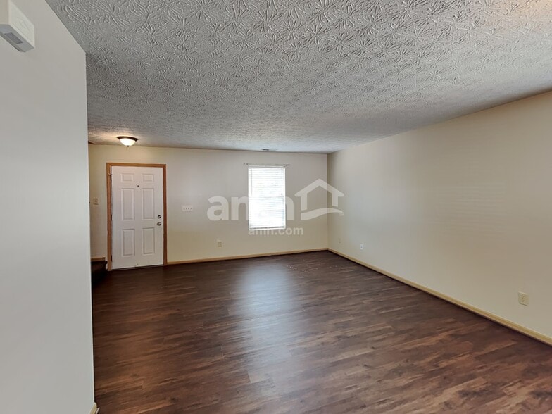 Building Photo - 7516 Hemrich Dr