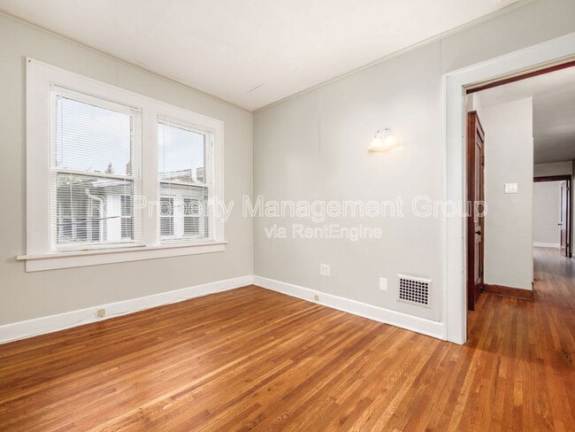 Building Photo - 219 Olentangy St
