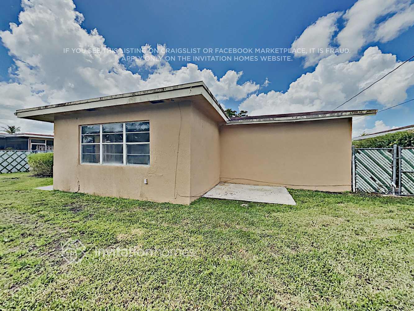 Building Photo - 10641 NW 27th Ct