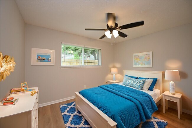 Building Photo - 2818 Green Fields Dr