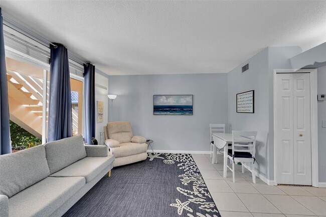 Building Photo - 4627 Bougainvilla Dr