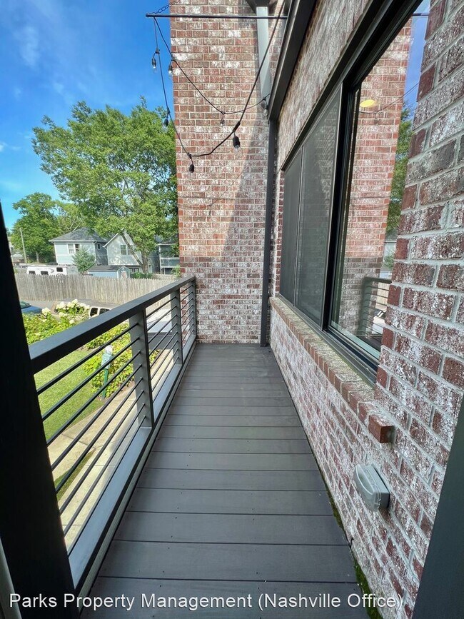 Building Photo - 3 br, 3 bath House - 1035 Chester Ave #2