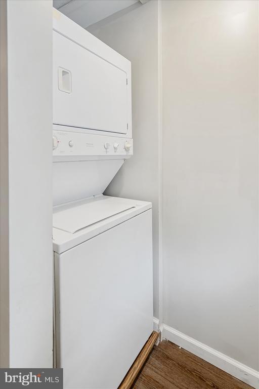 Building Photo - 1340 Pontiac Ave