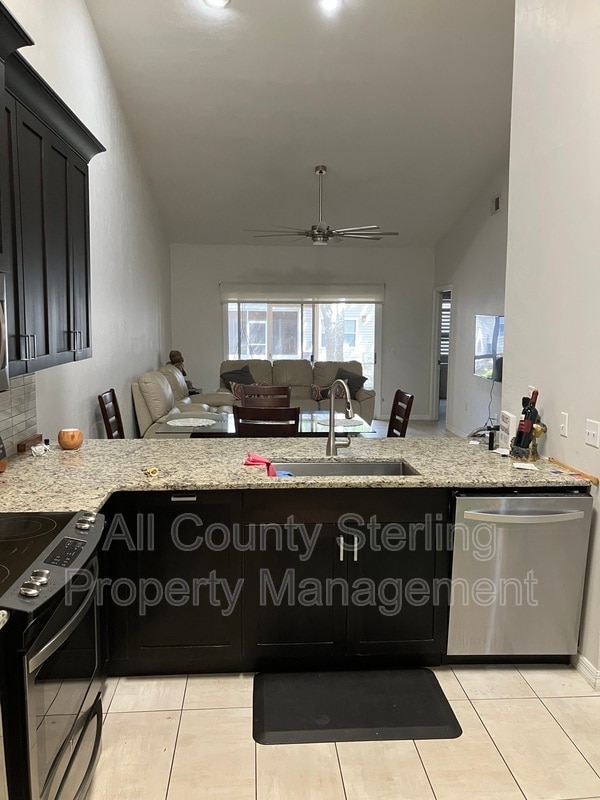 Building Photo - 4700 SW Archer Rd