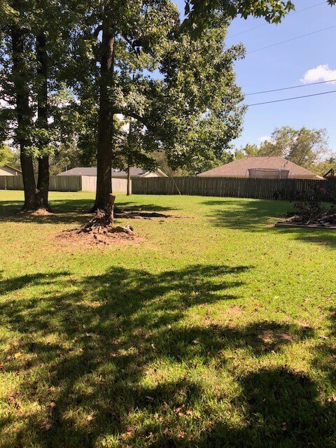 Building Photo - Renovated 3 Bedroom 2 Bath home with Bonus...