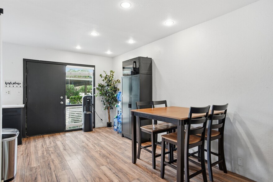 Building Photo - 4630 N 68th St