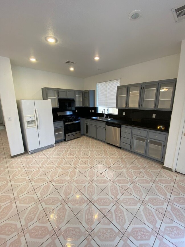 Building Photo - AMERICANA Property Mgmt - Freshly remodeled 4 beds-2 story house in the East