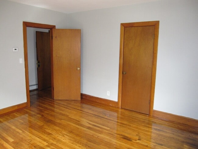 Building Photo - 366 Hollis St