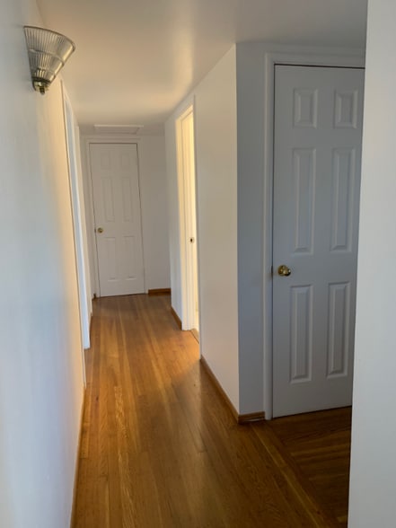 Building Photo - 315 N Abbott Ave