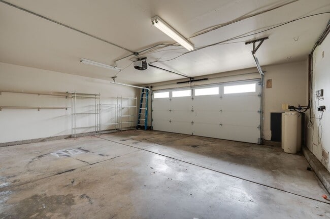 Building Photo - 3-Bed, 2.5-Bath Antelope Home with Vaulted Ceilings & Spacious Yard