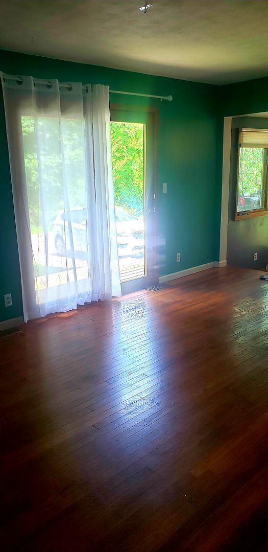 Building Photo - 3 bedroom, 1 bath Home: Located in Elletts...