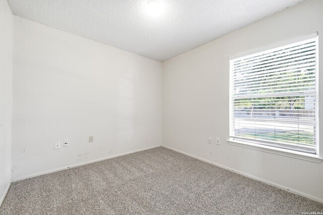 Building Photo - 10434 Shallow Crossing