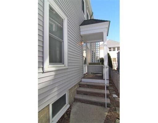 Building Photo - 25 St Clements Rd