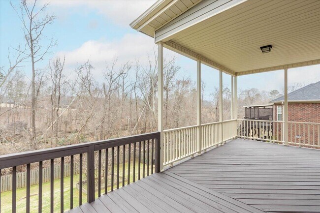 Building Photo - 1661 Jamestown Ave