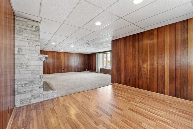 Building Photo - 300 Manet Ave