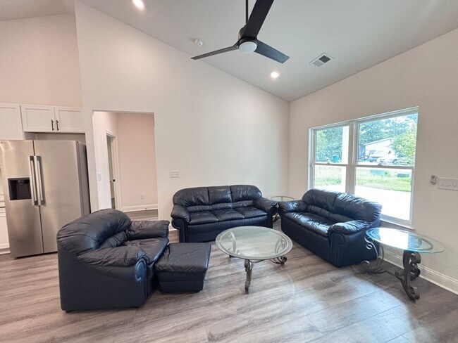 Building Photo - 1874 Rolling Hills Dr