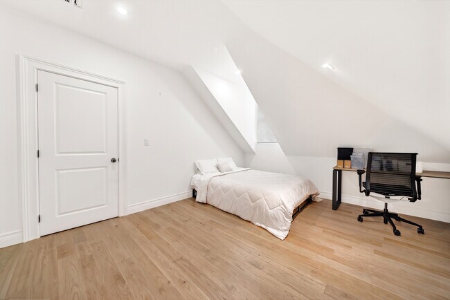 Building Photo - 57 Grampian Way