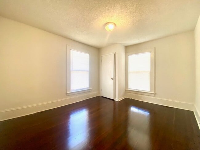 Building Photo - 5 min to downtown Concord - 2 bed, 2 bath Bungalow