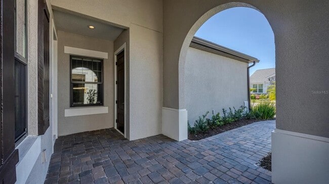 Building Photo - 690 Allora Ave