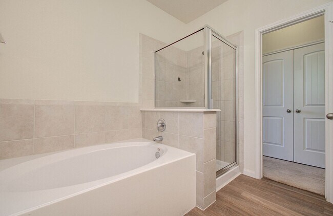 Building Photo - Open Layout & Large Backyard in Houston’s Evergreen Villas – 3 Beds, 2½ Baths