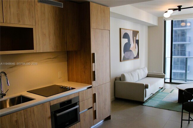 Building Photo - 11 NE 6th St