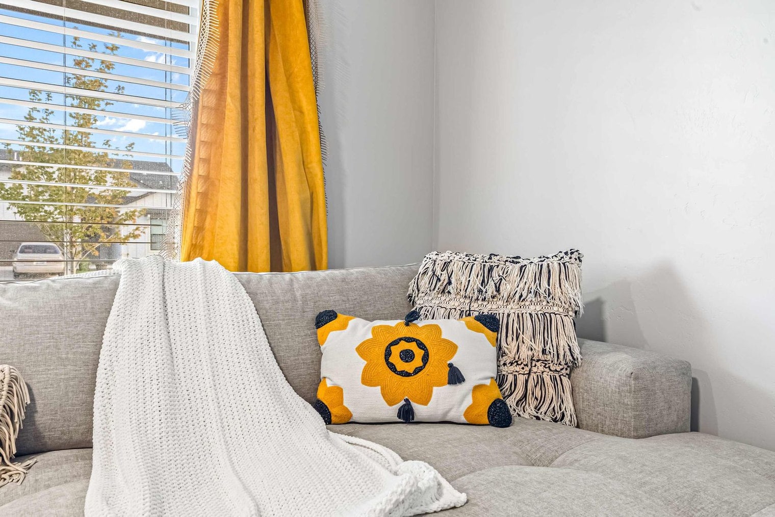 Building Photo - 5126 E Sylvan Hart Dr