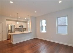 Building Photo - 170 W Broadway