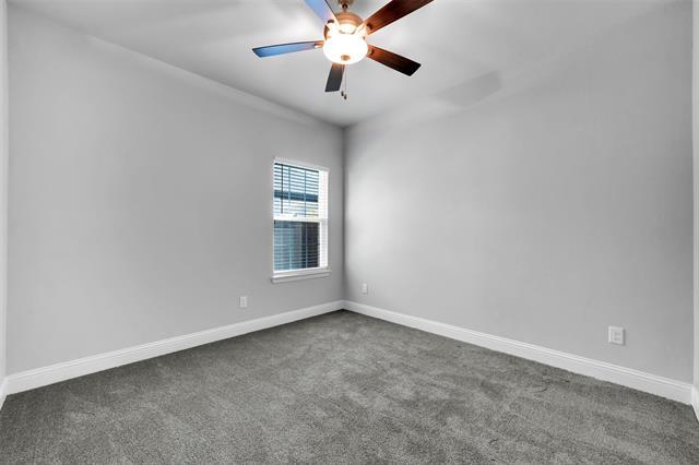 Building Photo - 260 Lakeside Dr